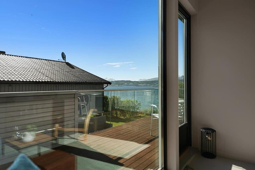 Seaview Studio W/Terrace&Parking Тромсьо Екстериор снимка